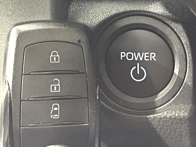 TOYOTA SIENTA HYBRID 2025