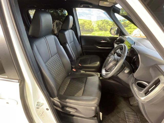 TOYOTA NOAH HYBRID 2022