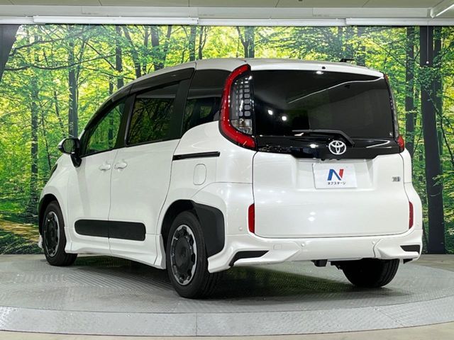 TOYOTA SIENTA HYBRID 2023