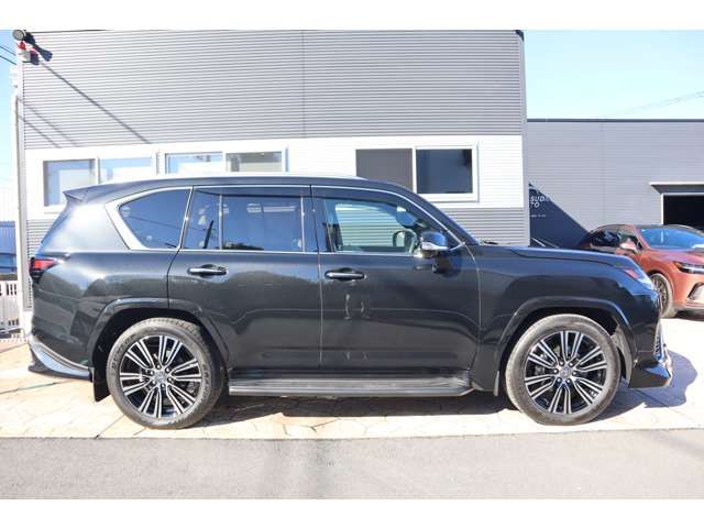 TOYOTA LEXUS LX600 2025