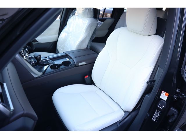 TOYOTA LEXUS LX600 2025