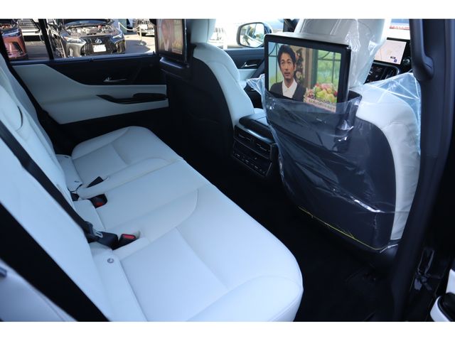 TOYOTA LEXUS LX600 2025