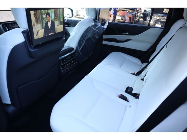 TOYOTA LEXUS LX600 2025