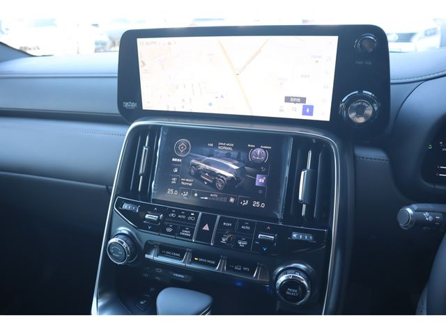 TOYOTA LEXUS LX600 2025