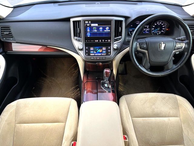 TOYOTA CROWN sedan hybrid 2015