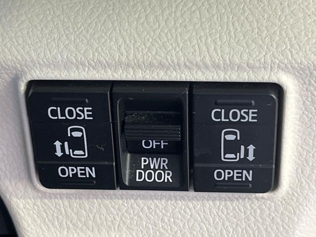 TOYOTA SIENTA HYBRID 2015