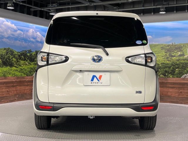 TOYOTA SIENTA HYBRID 2015