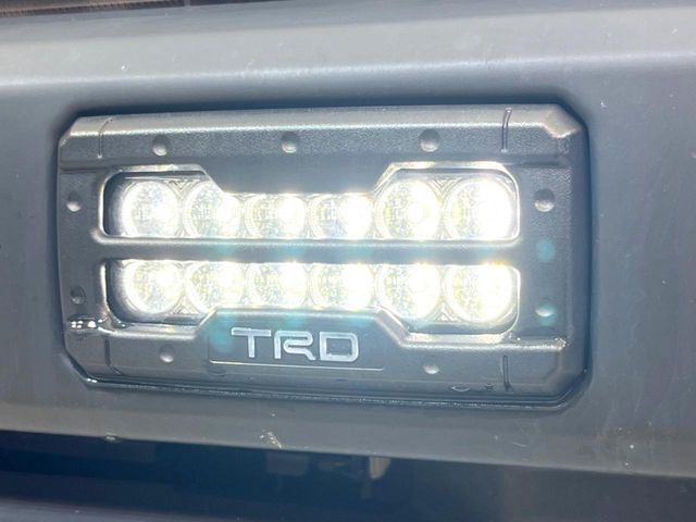 TOYOTA HIACE van 4WD 2022