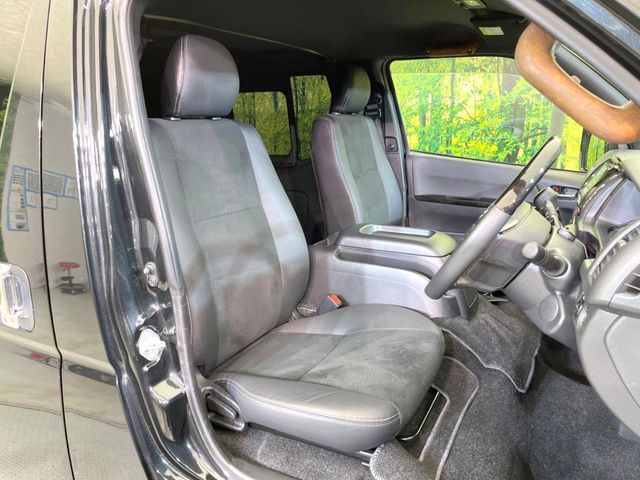 TOYOTA HIACE van 4WD 2022