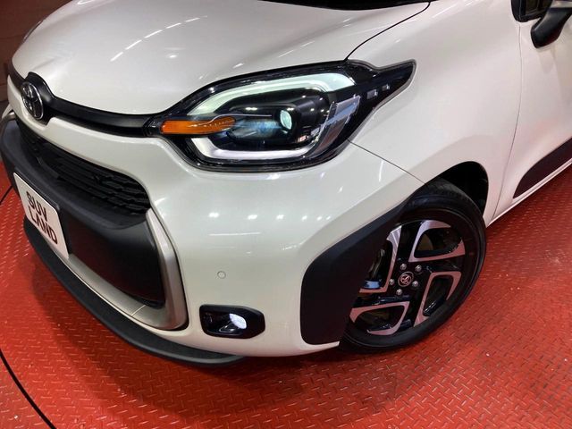 TOYOTA SIENTA HYBRID 2023