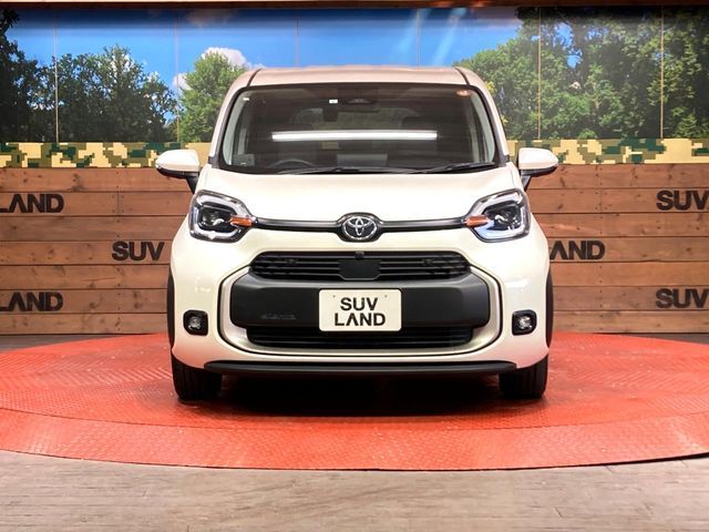 TOYOTA SIENTA HYBRID 2023