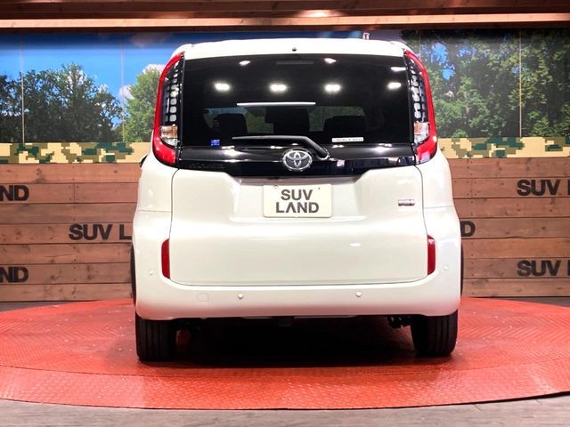 TOYOTA SIENTA HYBRID 2023