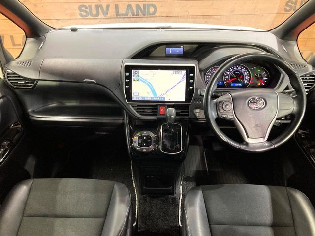 TOYOTA NOAH 2019