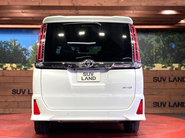 TOYOTA NOAH 2019