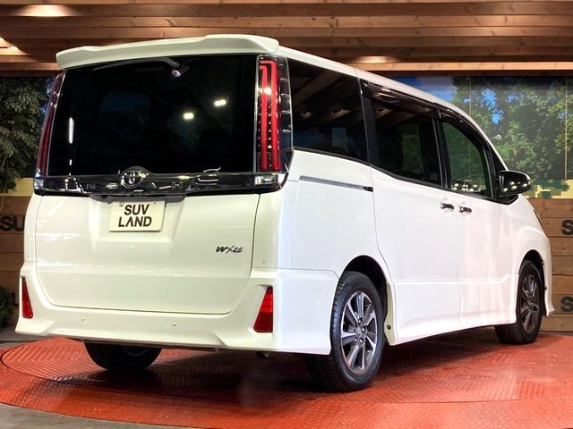 TOYOTA NOAH 2019