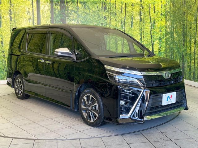 TOYOTA VOXY 2018
