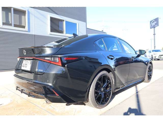 TOYOTA LEXUS IS300 2025