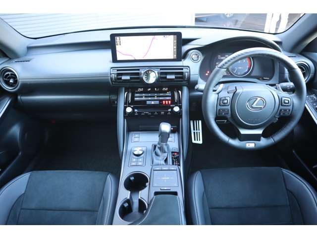 TOYOTA LEXUS IS300 2025