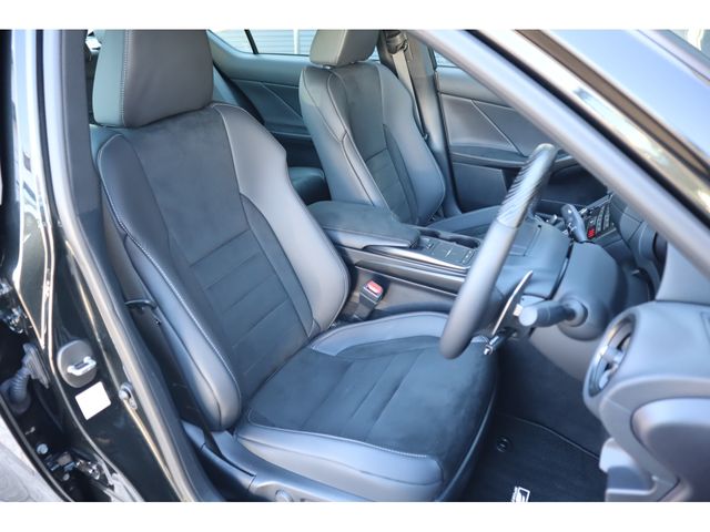 TOYOTA LEXUS IS300 2025