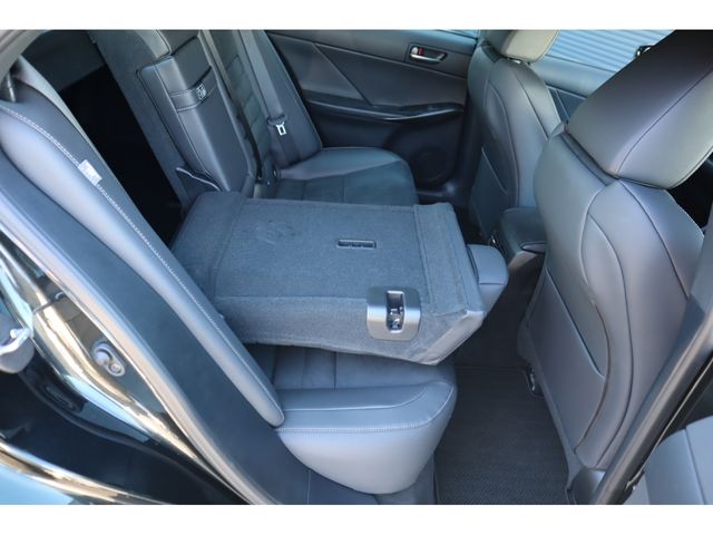 TOYOTA LEXUS IS300 2025