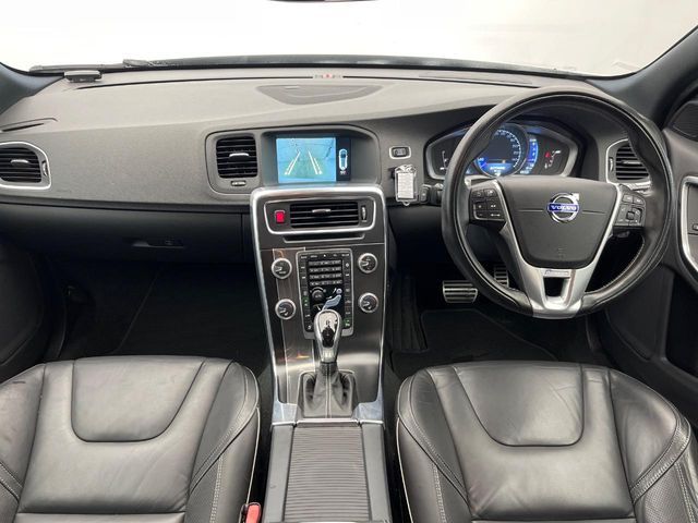 VOLVO VOLVO V60 2015