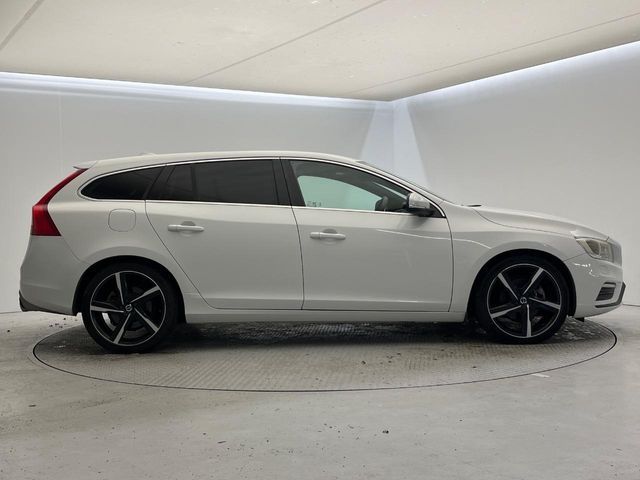VOLVO VOLVO V60 2015