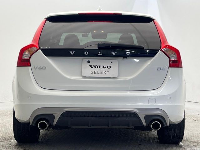 VOLVO VOLVO V60 2015