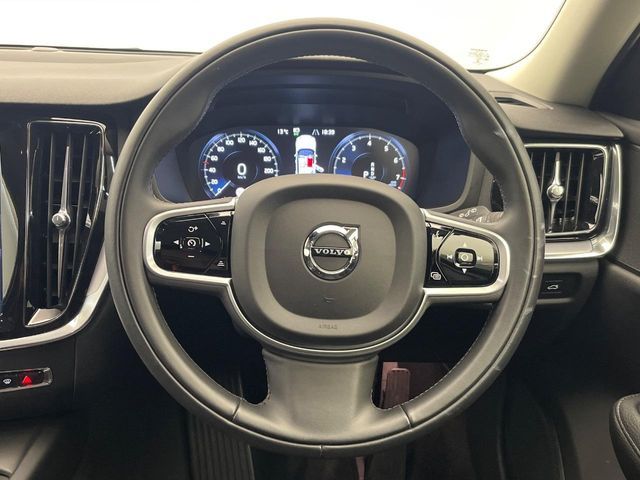 VOLVO VOLVO V60 2021