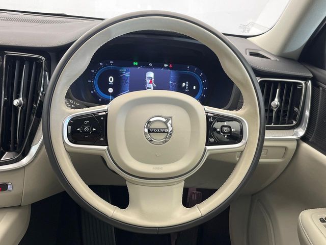 VOLVO VOLVO V60 2022