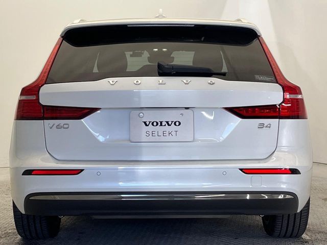 VOLVO VOLVO V60 2022