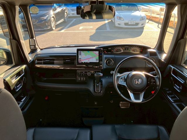 HONDA N BOX CUSTOM 2017