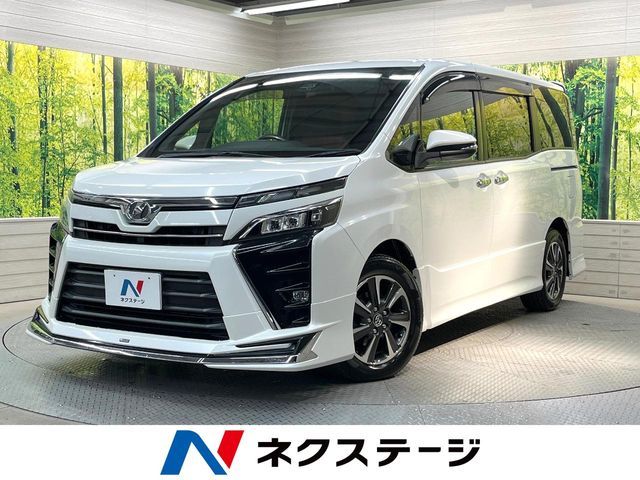 TOYOTA VOXY 2017