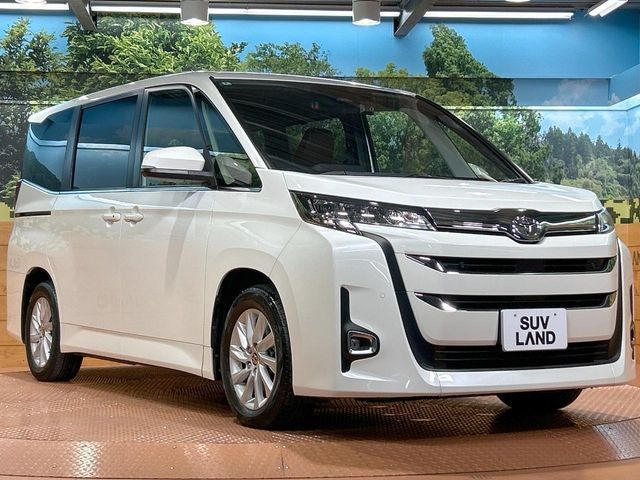 TOYOTA NOAH 2022