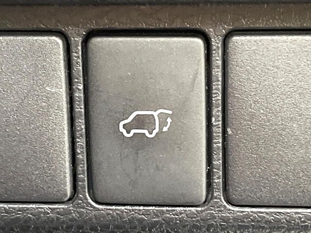 TOYOTA HARRIER 2WD 2015