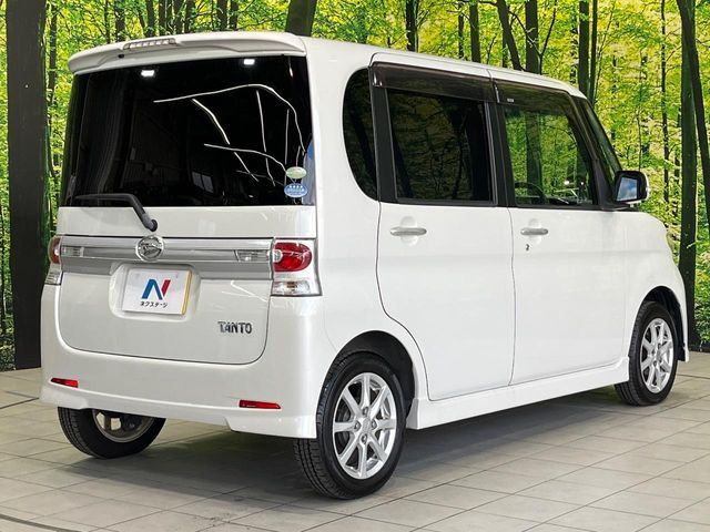 DAIHATSU TANTO CUSTOM 2011