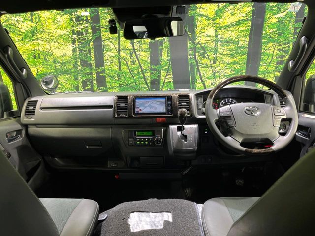 TOYOTA HIACE van 4WD 2023