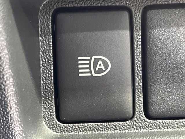 TOYOTA HIACE van 4WD 2023