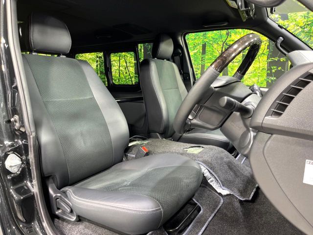 TOYOTA HIACE van 4WD 2023