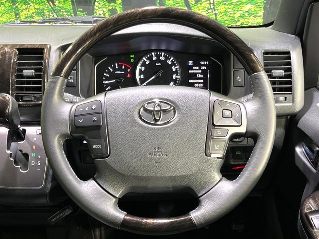 TOYOTA HIACE van 4WD 2023