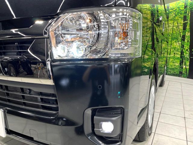 TOYOTA HIACE van 4WD 2023