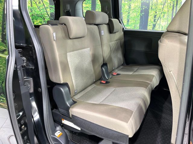 TOYOTA SIENTA HYBRID 2024