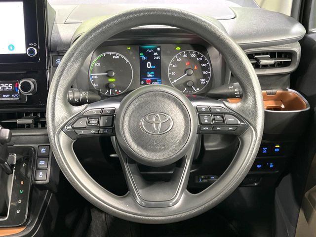 TOYOTA SIENTA HYBRID 2024