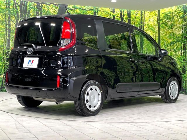 TOYOTA SIENTA HYBRID 2024