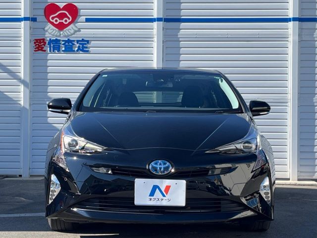 TOYOTA PRIUS 2017