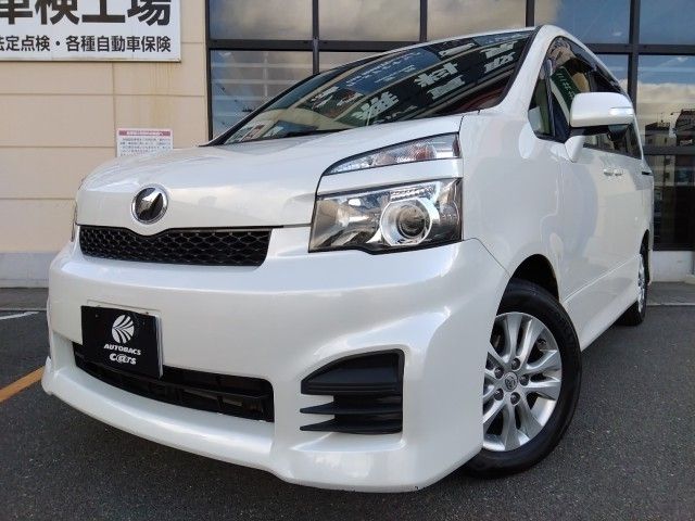 TOYOTA VOXY 2012