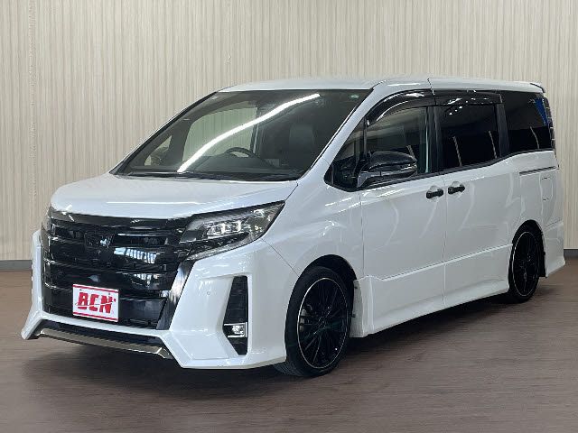 TOYOTA NOAH HYBRID 2019