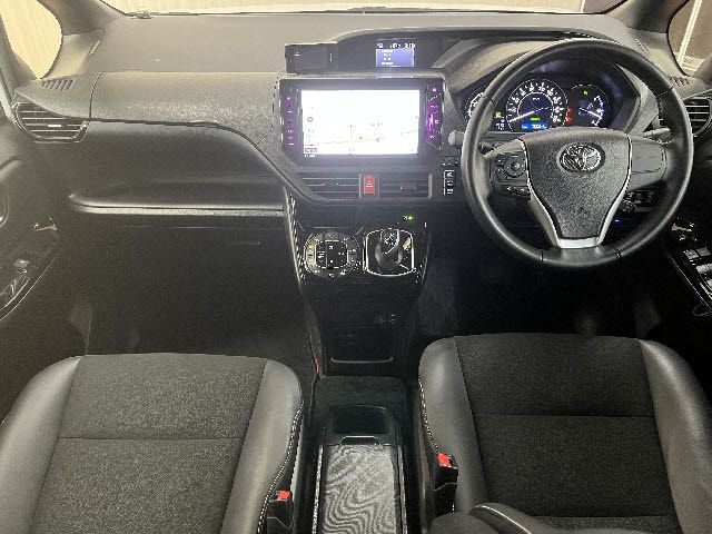 TOYOTA NOAH HYBRID 2019
