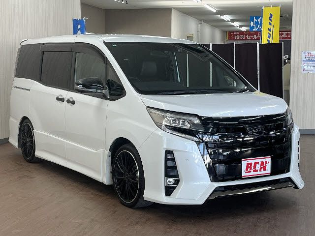 TOYOTA NOAH HYBRID 2019