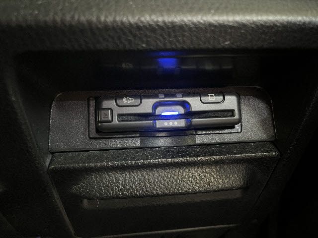 TOYOTA NOAH HYBRID 2019