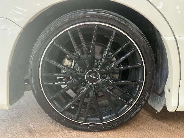 TOYOTA NOAH HYBRID 2019